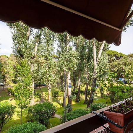 ヴィアレッジョLa Casa Nel Parcoアパートメント エクステリア 写真