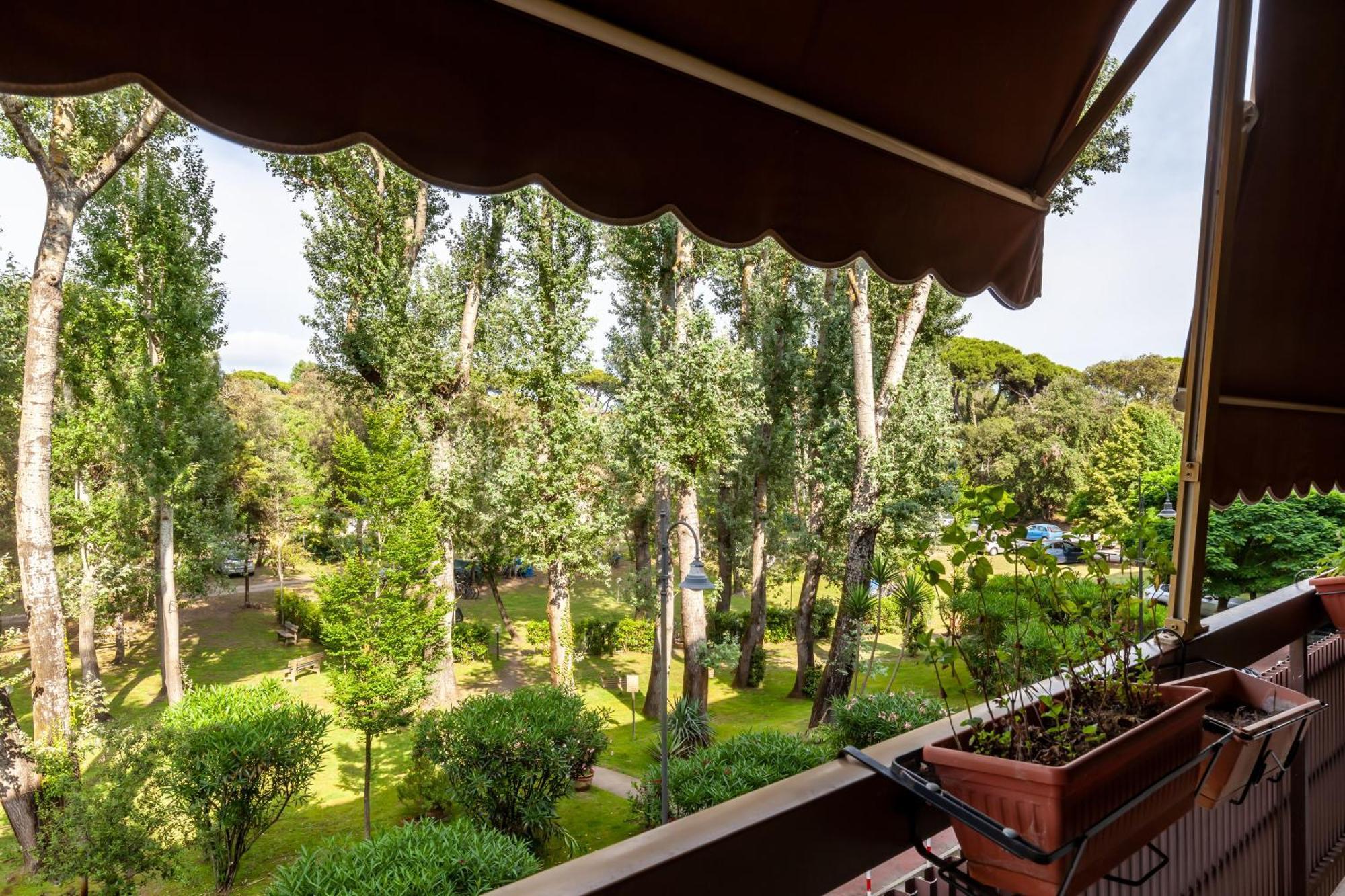 ヴィアレッジョLa Casa Nel Parcoアパートメント エクステリア 写真